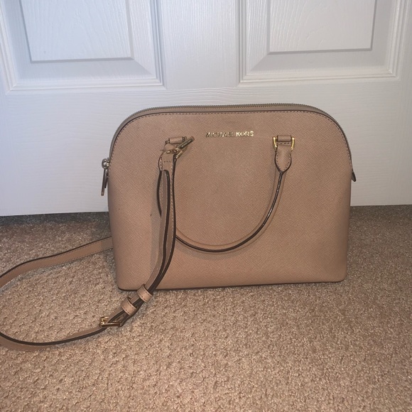 MICHAEL KORS BLUSH HANDBAG💖 - Picture 4 of 6